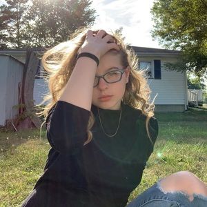 Meet your Posher, Olivia